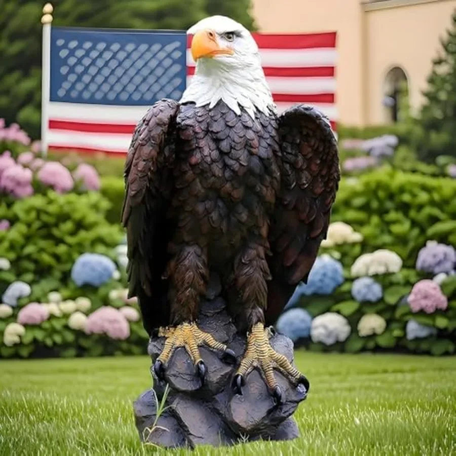 Majestic Realistic Bald Eagle Statue Outdoor